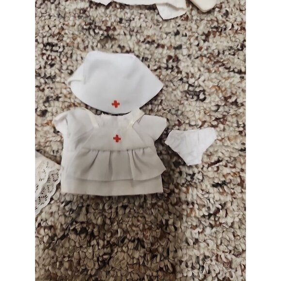 Lot Of Troll Accessories And Dresses - Picture 3 of 6